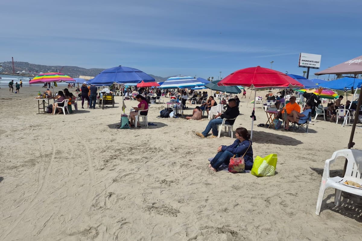 Playas de Ensenada lucen llenas; corrientes de retorno provocan rescates