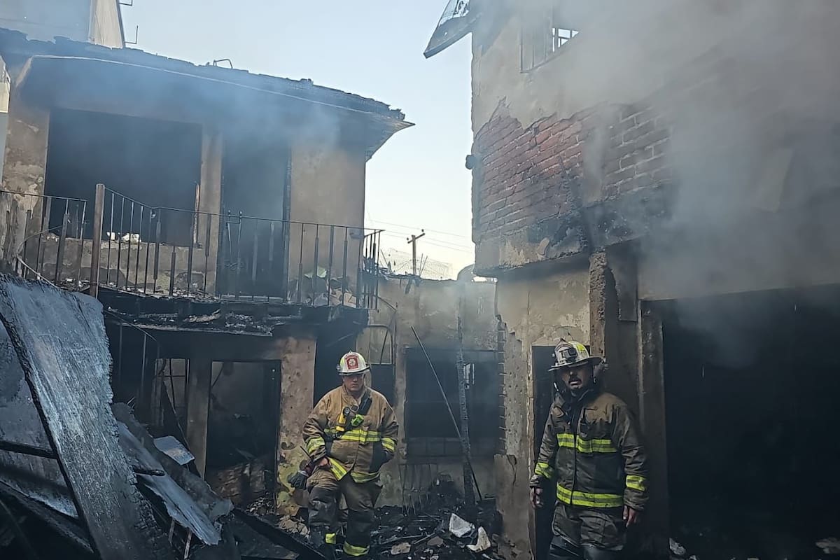 Incendio deja a un calcinado y un bombero lesionado