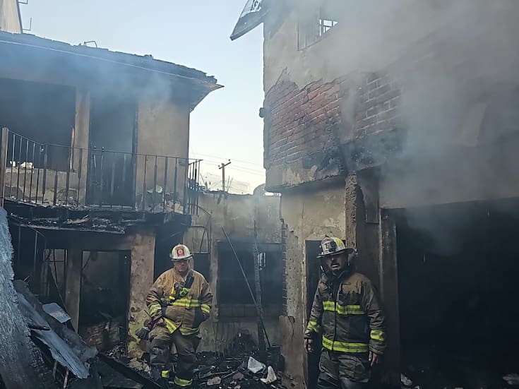 Incendio deja a un calcinado y un bombero lesionado