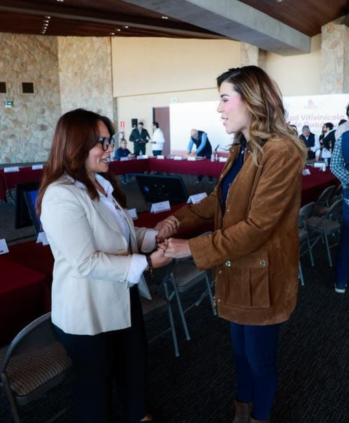 Se supervisan avances, se escuchan planteamientos del sector y se presentan acciones en economía, turismo, seguridad e infraestructura como la rehabilitación de vialidades, a beneficio del Valle de Guadalupe. Foto: Cortesía