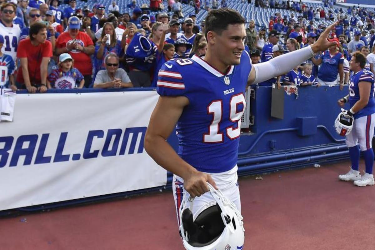 Bills de Buffalo dan de baja a pateador de ascendencia mexicana acusado de violación