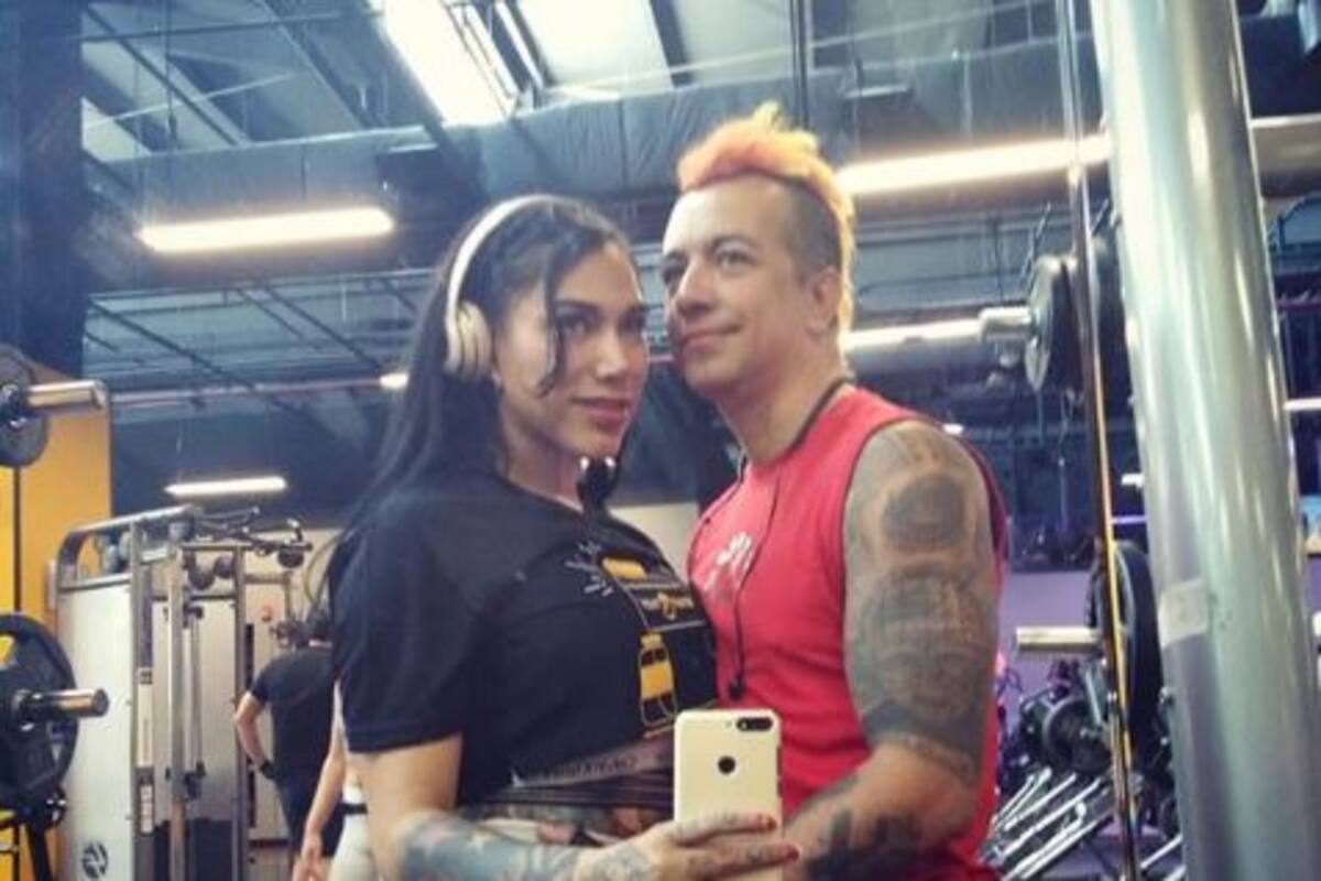 Ex de Sabrina tiene romance con una persona transexual