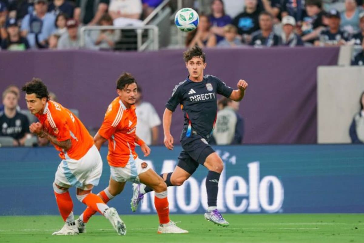 San Diego FC cae en partido de volteretas