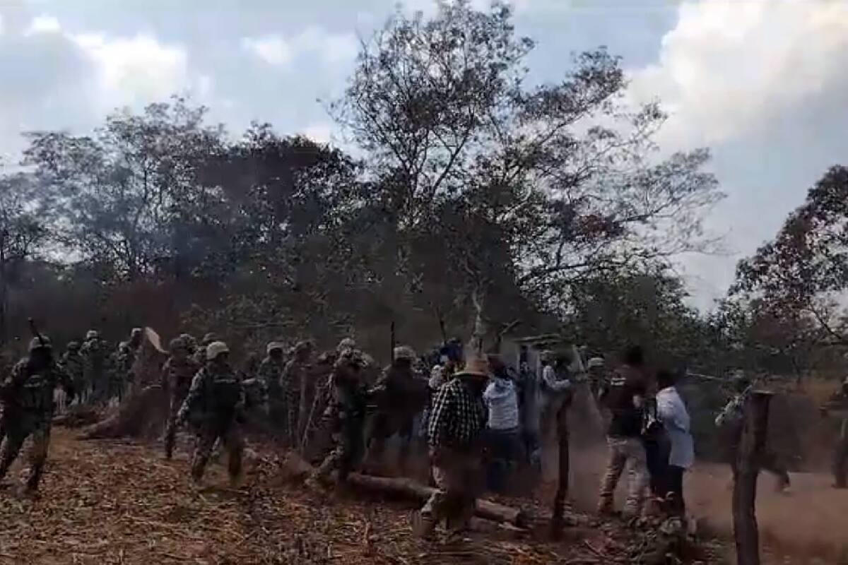 VIDEOS: Campesinos se enfrentan a militares en sierra de Chiapas por supuestos vínculos con el crimen