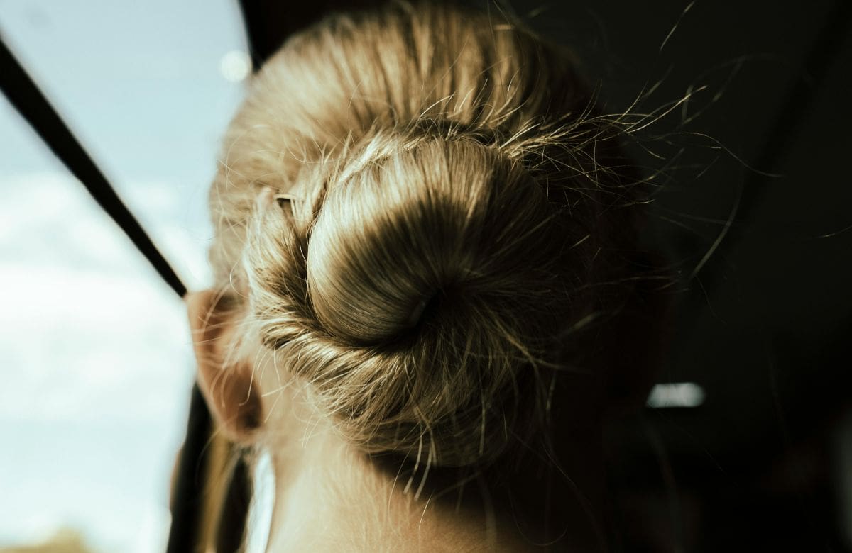 Recogido estilo bailarina: el eterno básico elegante | Foto: Especial (canva)