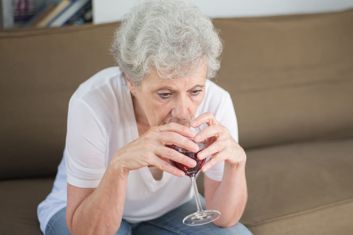A partir de esa edad, el consumo de alcohol puede ser riesgoso, según nuevos estudios