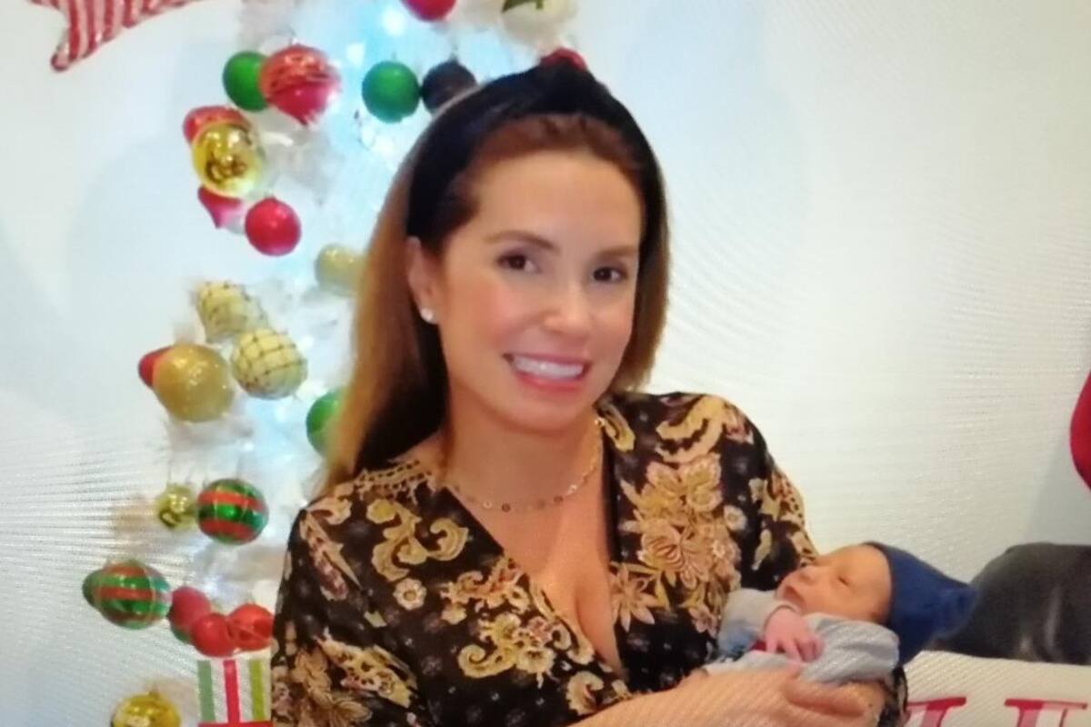 Andrea Escalona muestra rostro de su bebé y revela el nombre