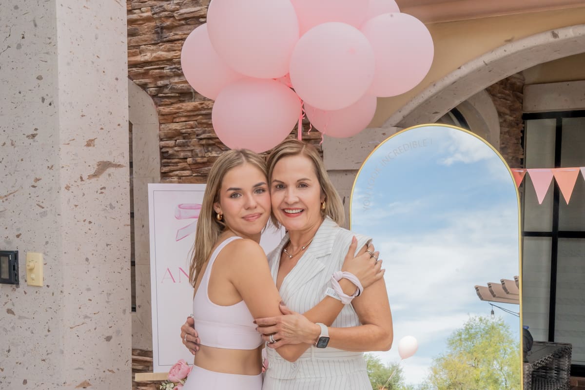 Celebra sus 24 años entre amigas