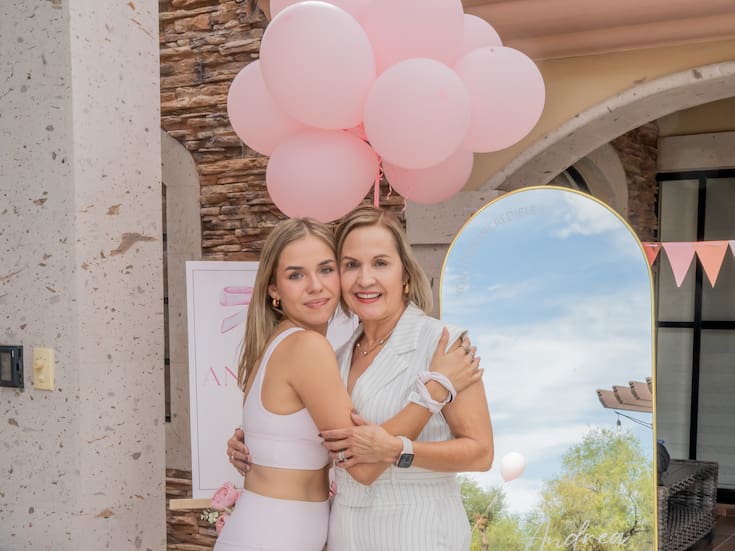 Celebra sus 24 años entre amigas