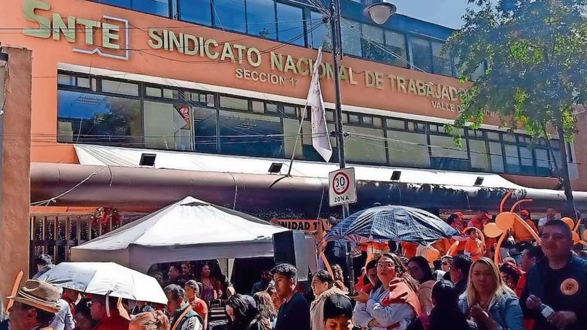 Un incremento salarial del 11.6% fue respaldado por el SNTE aunque aspiraba a una cifra mayor porque considera que las demandas no deben hacerse a golpe de mazo como lo hace la CNTE que bloquea calles en San Luis Potosí
