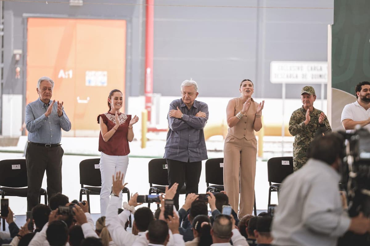 LLegan a Mexicali el Presidente Andres Manuel López Obrador y la presidenta electa, Claudia Sheinbaum