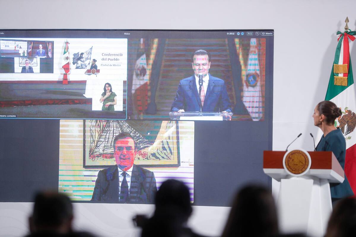 El secretario de Economía, Marcelo Ebrard, participa este martes durante un acto protocolario en la Ciudad de México (México). EFE/ Alex Cruz