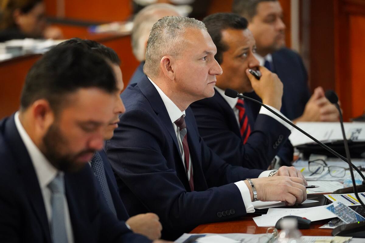 Cuestionan diputados a Procurador sobre atención en Ministerio Público