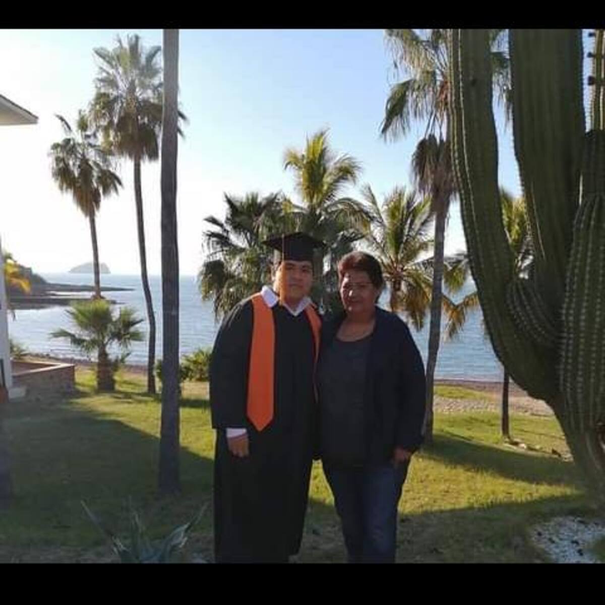 Jesús Rodolfo aparece junto a su mamá Guadalupe Haydeé Soriano Noyola. FOTO: ESPECIAL