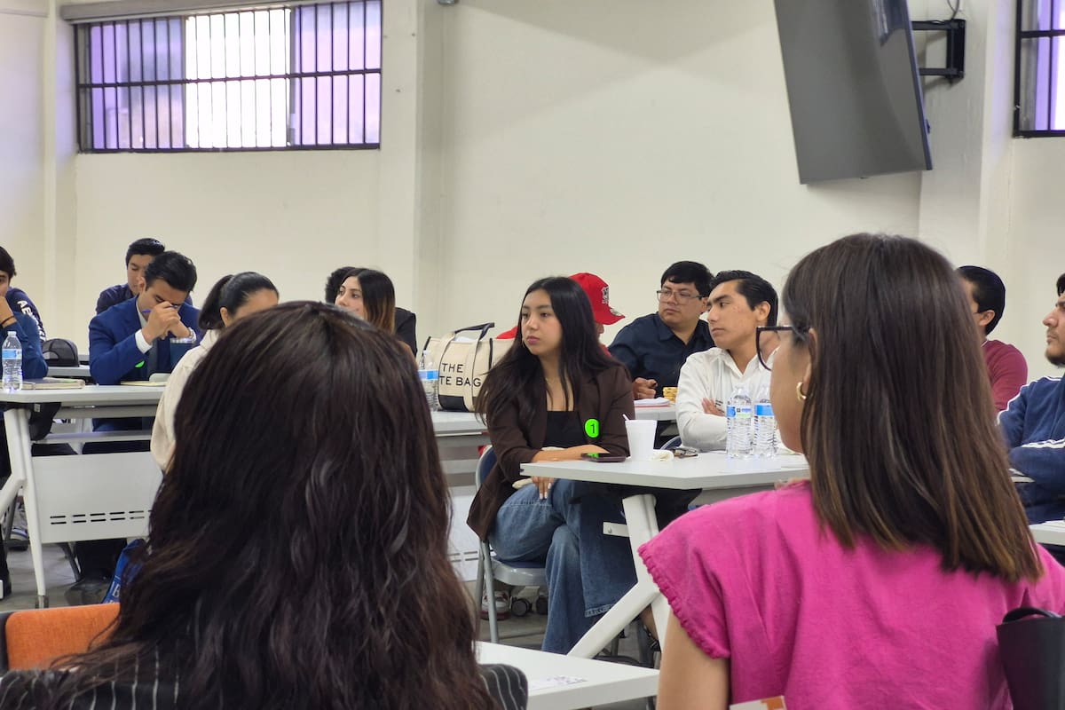 Estudiantes de la UABC convierten inquietudes en propuestas durante mesas de diálogo del INE
