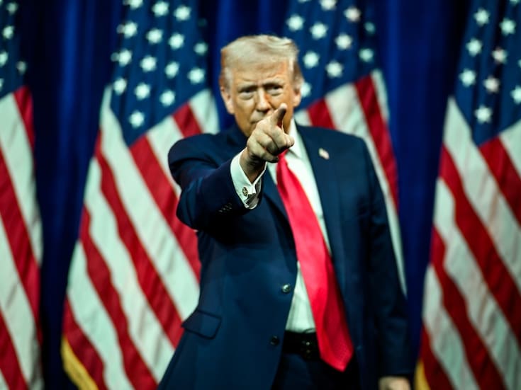 Donald Trump critica duramente a senadores del partido republicano que apoyaron limitar el alcance militar de EEUU en Venezuela y pide que “nunca vuelvan a ser elegidos”