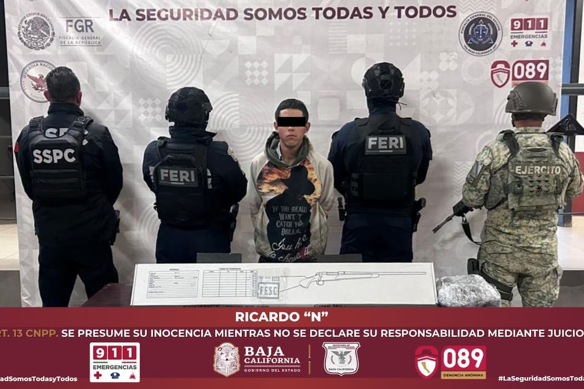 Detienen a motociclista armado con fusil en Tecate