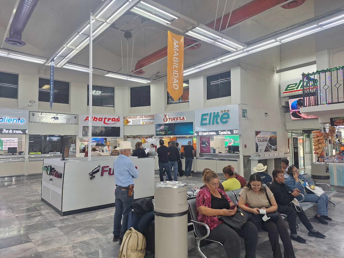 Aumento de viajeros en la central de Ciudad Obregón.