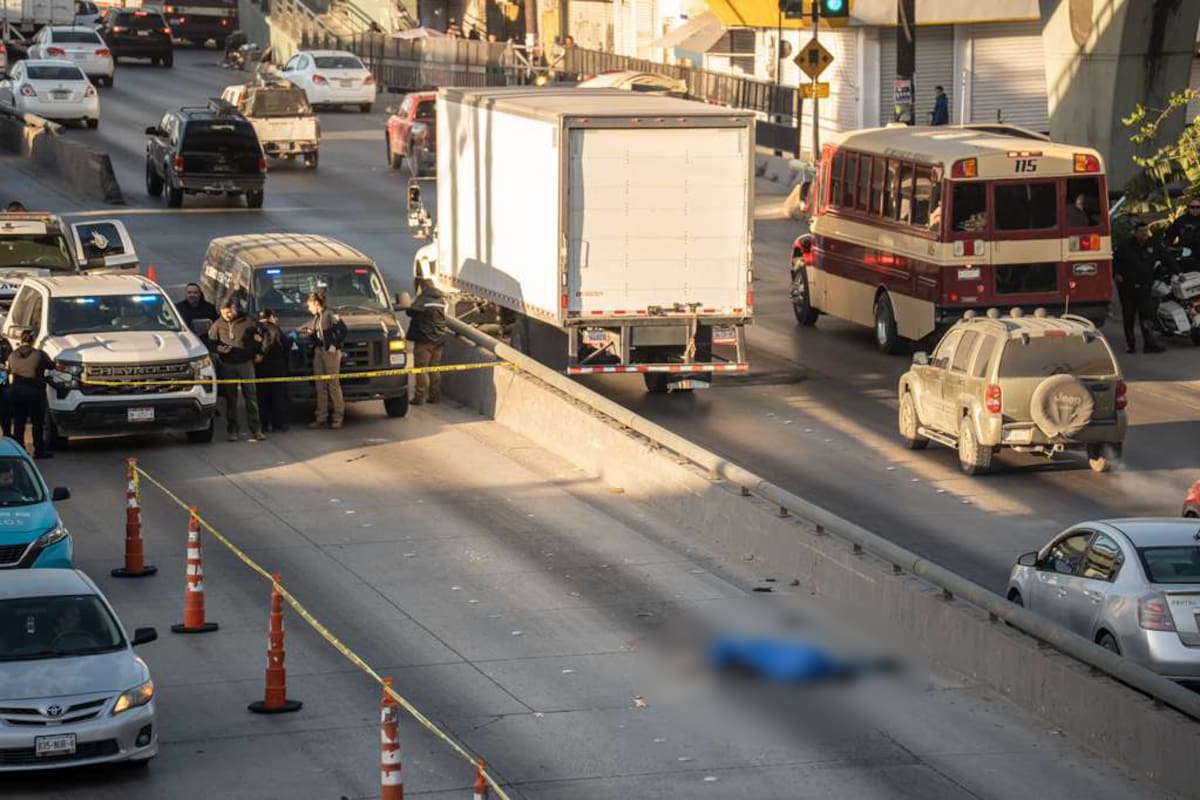Atropellan a sujeto tras no usar puente peatonal en la 5 y 10