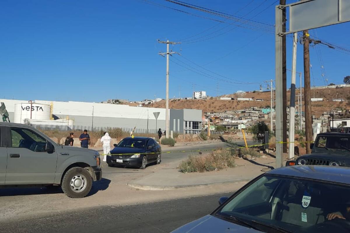 Homicidios Tijuana: Ejecutan a hombre a bordo de su automóvil en cruce de la Murua Martínez
