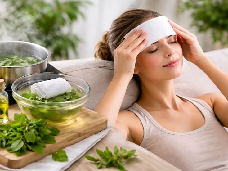 Cómo aliviar dolor de cabeza con compresas de menta