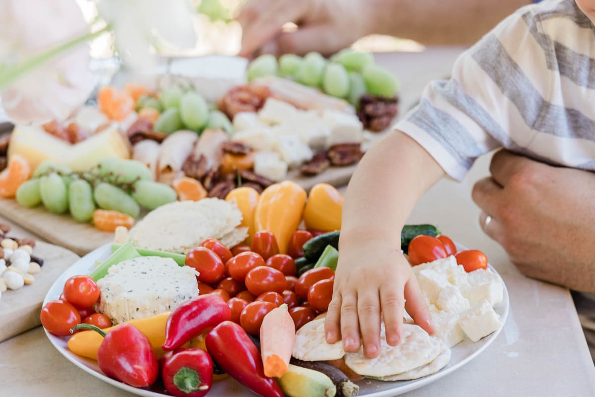 ¿Antes o después de comer? Lo que dice la ciencia sobre el momento ideal para consumir fruta