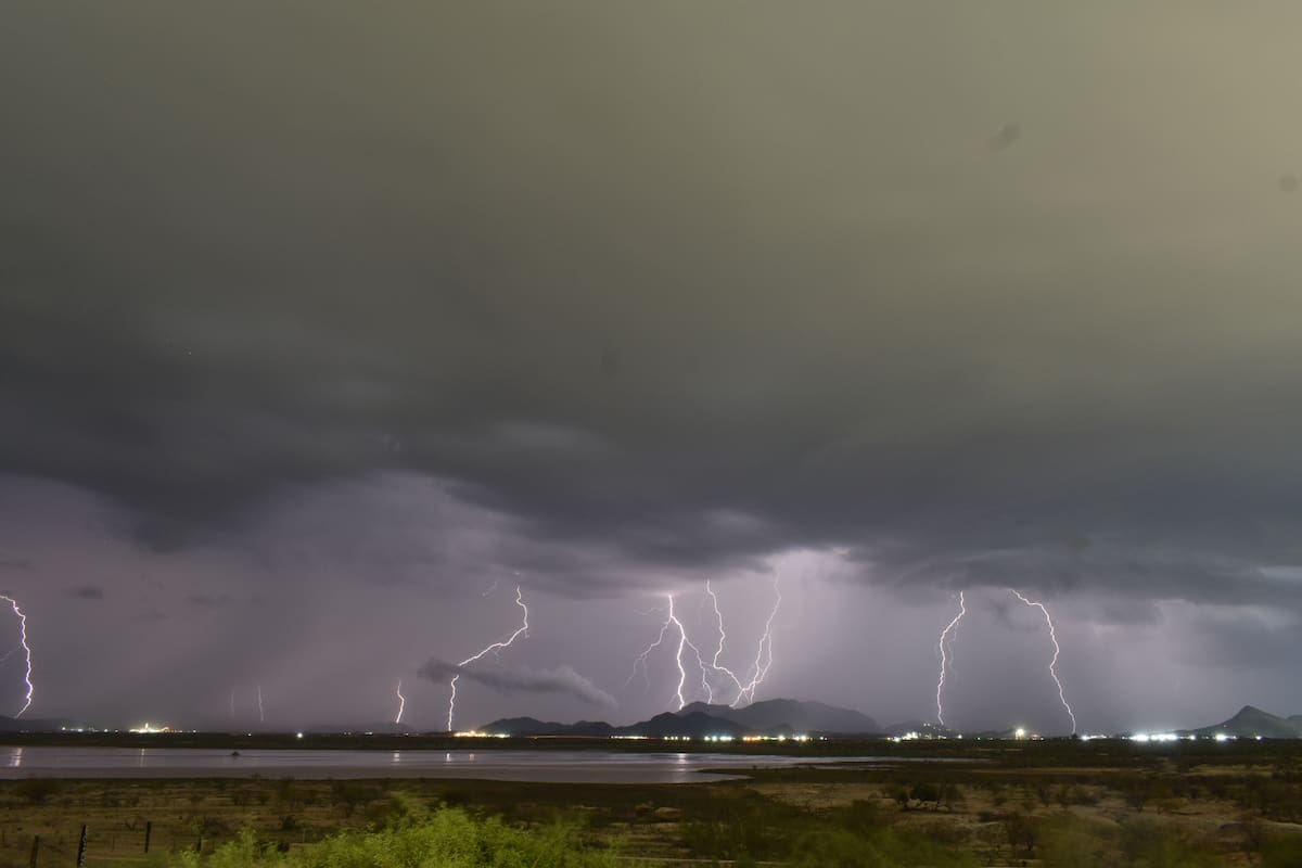 ¿Dónde lloverá en Sonora? Monzón provocará lluvias fuertes y tormentas eléctricas en 8 municipios y Navojoa alcanzará 60% de probabilidad