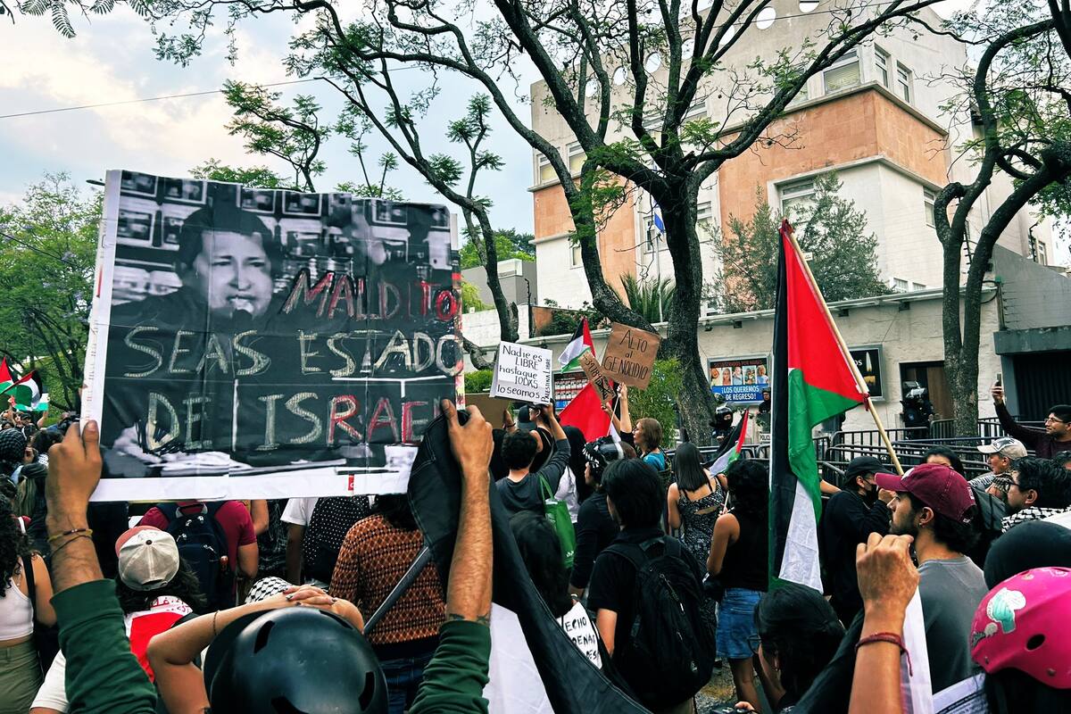 Protesta en embajada de Israel en México: Juventud mexicana exige fin de ataques en Palestina