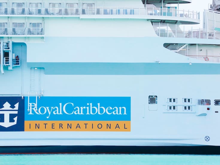 Crucero de Royal Caribbean llega a Miami tras brote de norovirus que afectó a casi 100 personas