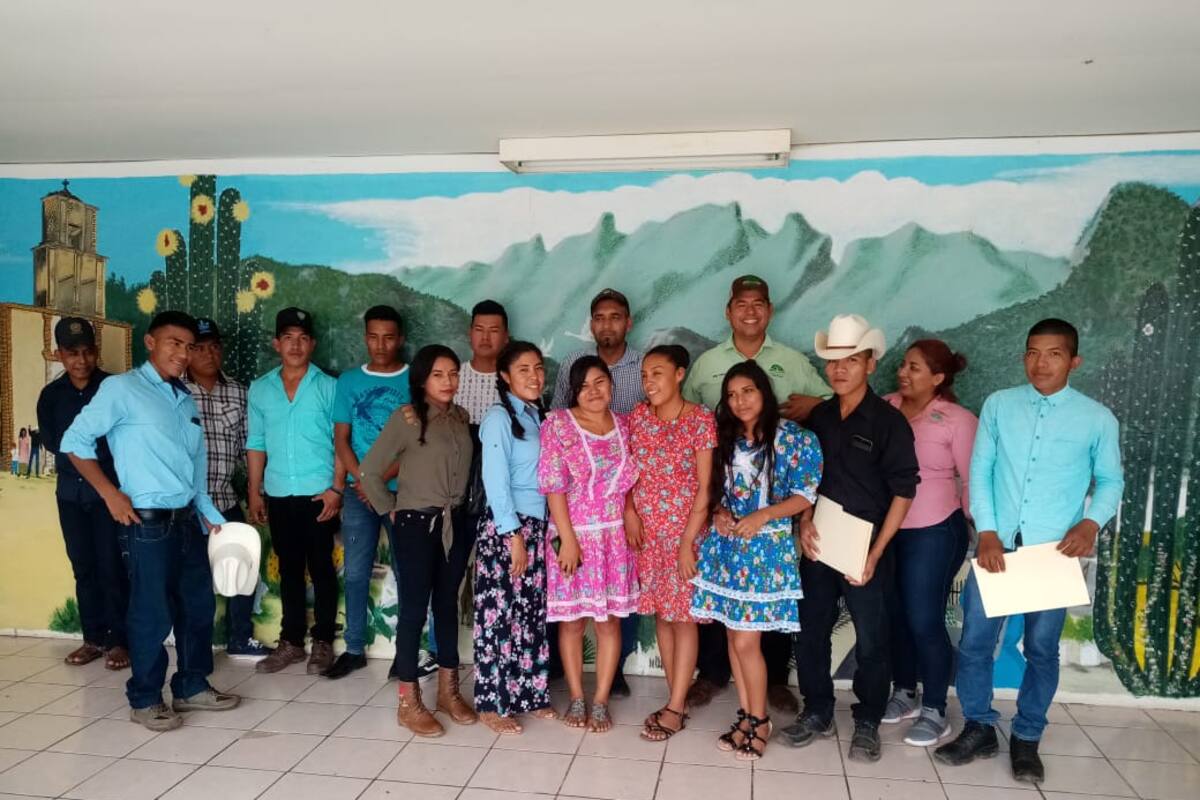 Jóvenes guarijíos luchan por alcanzar sus sueños