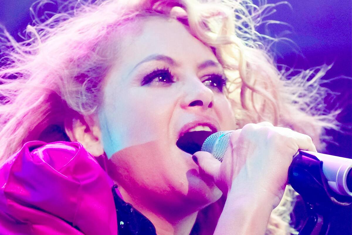 Acusa Paulina Rubio a Colate de usar los medios para atacarla