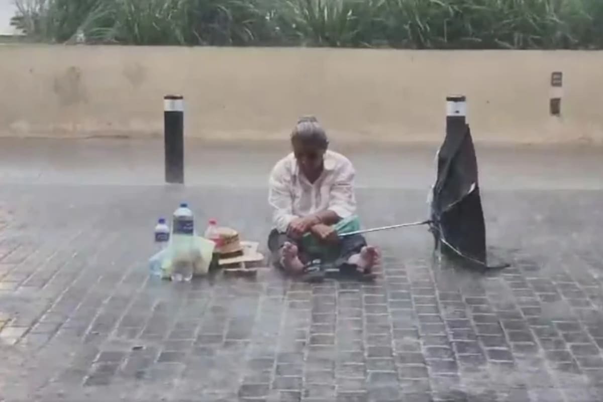 Josefina Ramos, de 70 años, deja su protesta en Mérida por problemas de salud tras cuatro días de plantón, aunque mantiene abierta la posibilidad de volver para exigir respuestas a sus demandas
