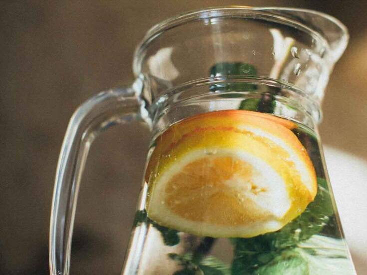 Bebidas naturales para dormir mejor: aliados sencillos contra el insomnio