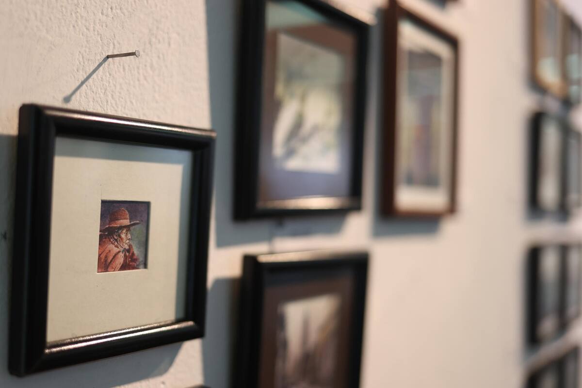 Muestra de cuadros en miniatura es antesala de Alasita del Bicentenario en Bolivia