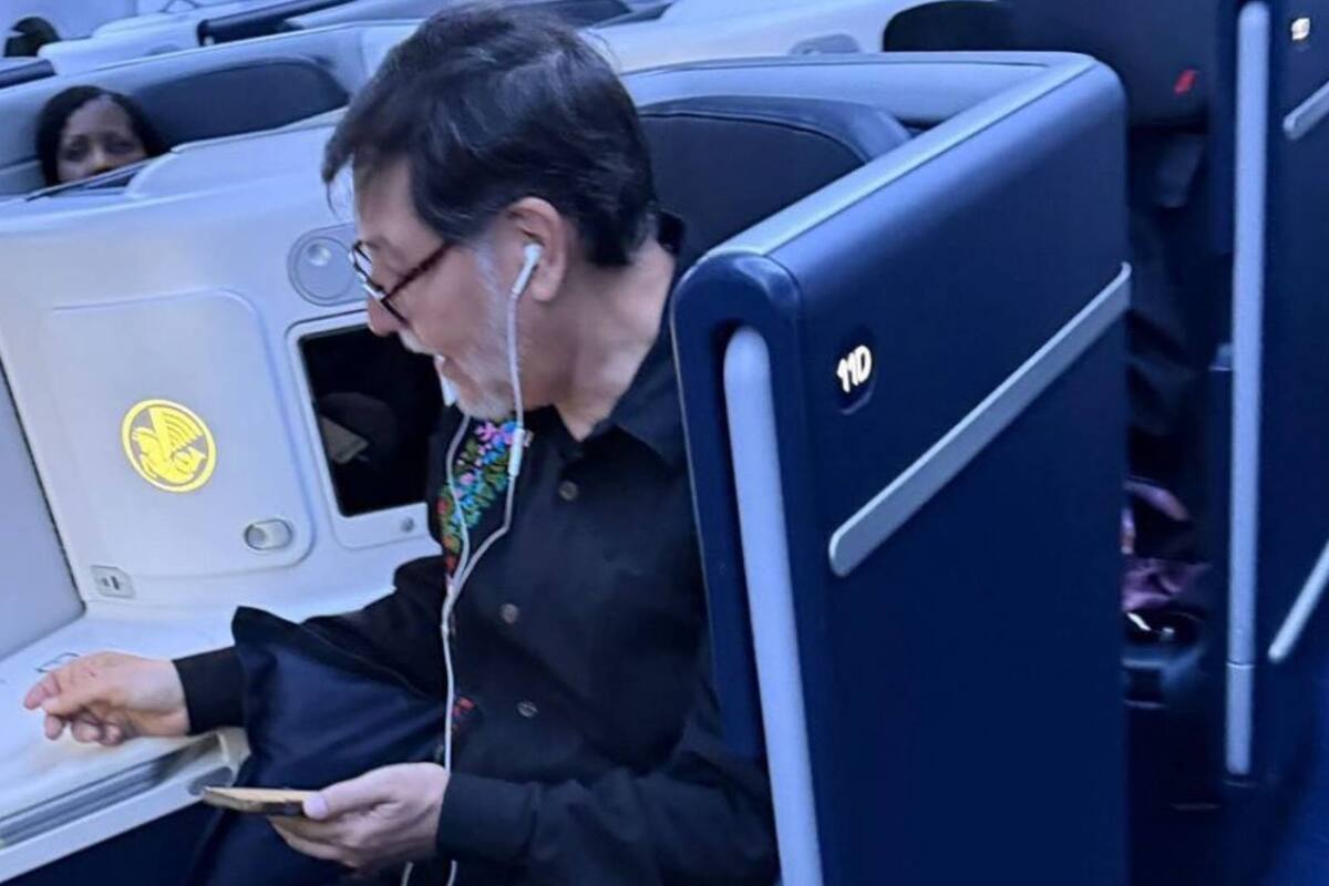 Noroña responde a las críticas de haber viajado a Francia en primera clase