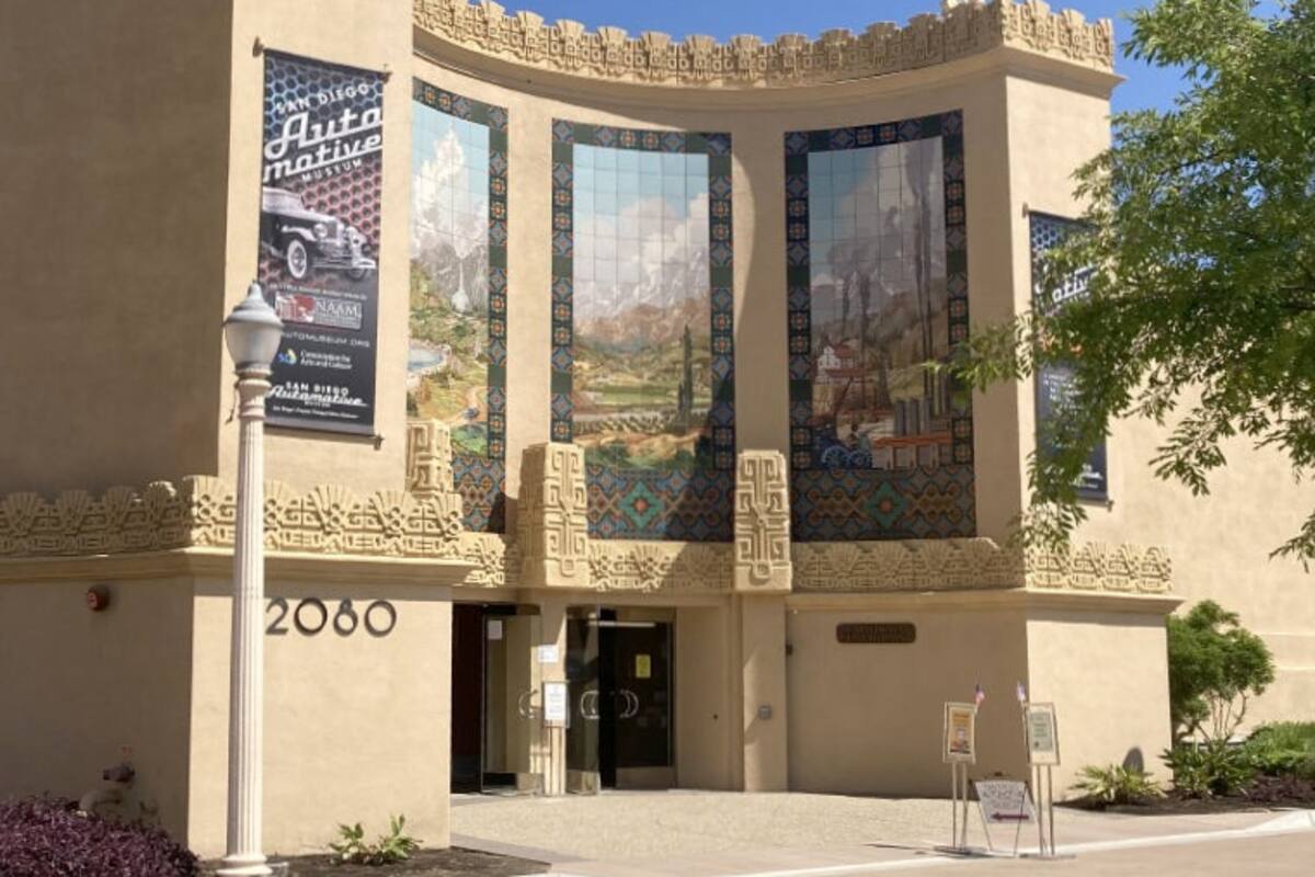 Un museo para disfrutar autos icónicos en San Diego
