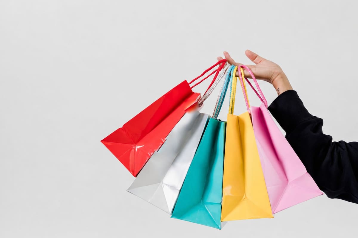 Ya iniciaron las rebajas de verano y estas son las fechas oficiales en las que las marcas de ropa y calzado activan sus descuentos en aplicaciones y tiendas físicas