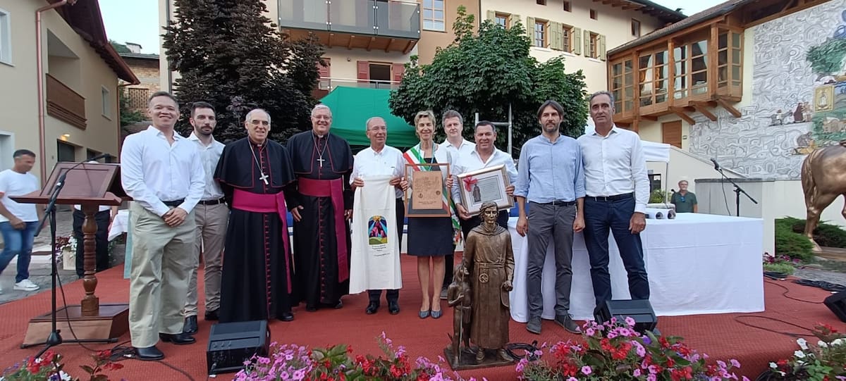MAGDALENA DE KINO, FOTOS: Aspectos diversos de la firma de hermanamiento entre Magdalena de Kino y Predaia, Italia