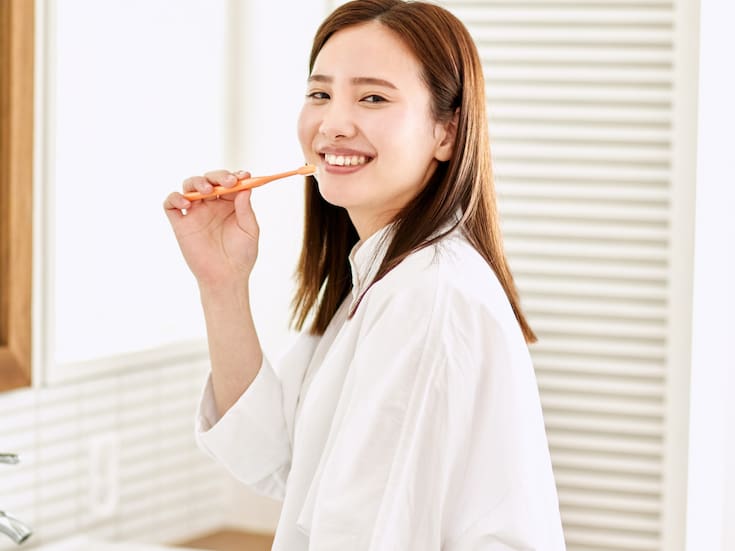 ¿Las mujeres necesitan una pasta dental diferente a los hombres? Lo que dice la evidencia