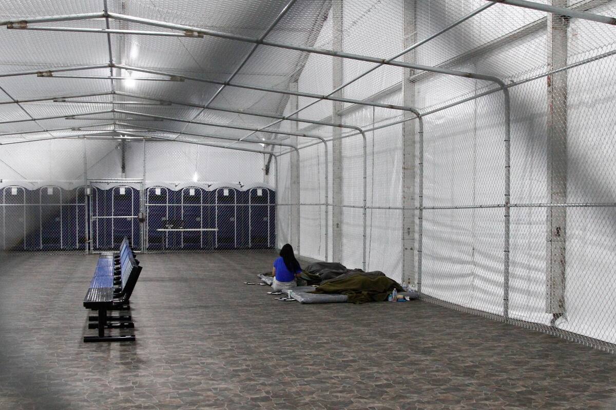 Hay "mucho mejores" condiciones fronterizas para migrantes, dice EU
