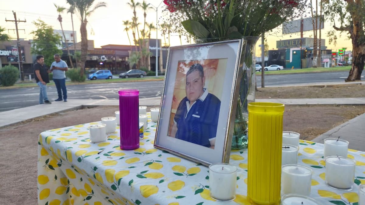 Durante una vigilia realizada en la Glorieta L. Montejano, donde familiares de personas desaparecidas colocaron fotografías, veladoras y mensajes de esperanza, Aleida recordó a su hijo l Foto: Fernando Guerrero