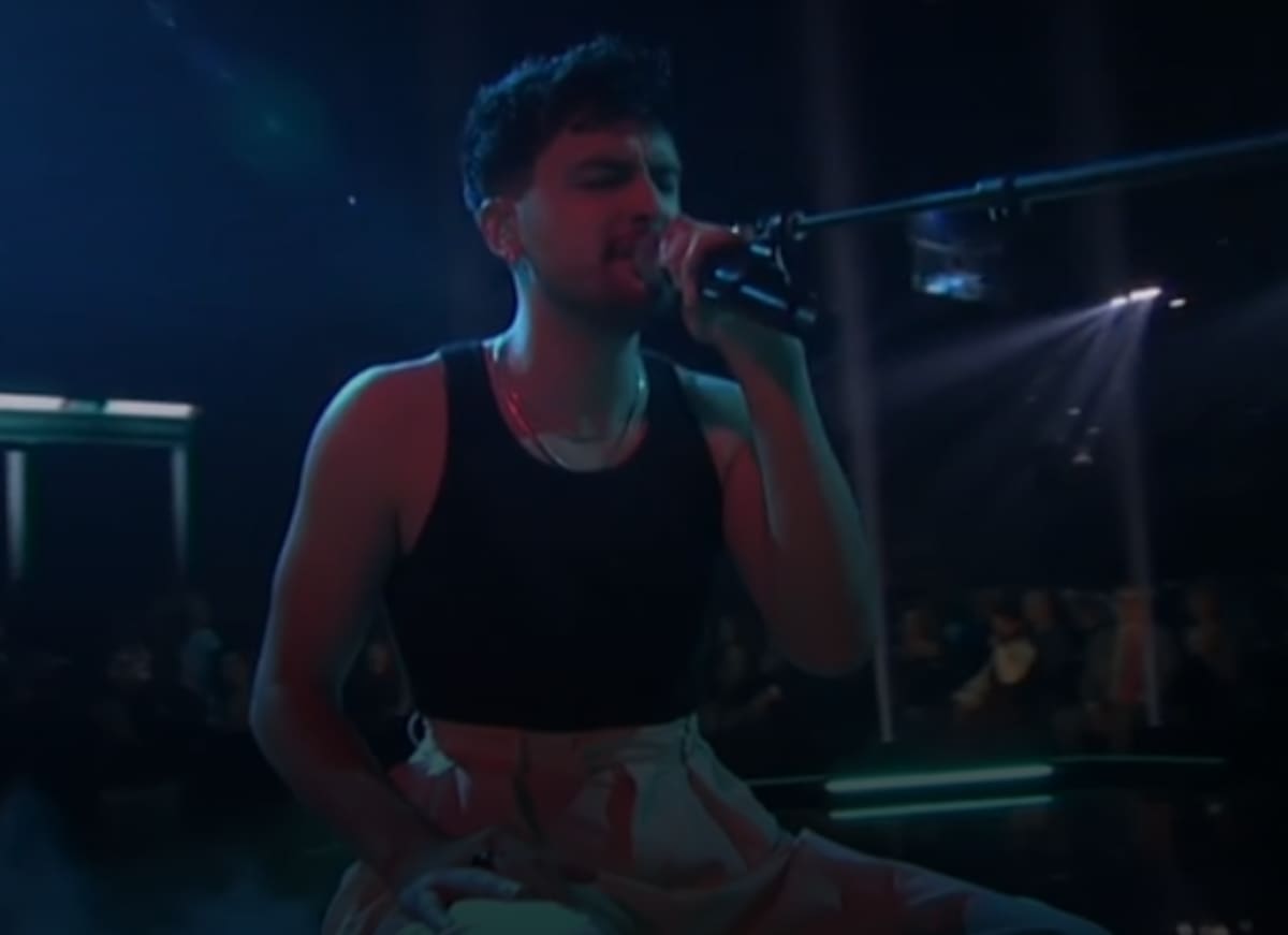 El Kakalo se presenta por primera vez en los Latin Grammy | Captura: HBO Max