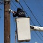 Retiran 17 cámaras instaladas ilegalmente en postes de telefonía en tres colonias de Mexicali