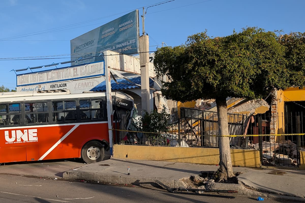 Negocian acuerdo entre aseguradora y familia afectada por choque de camión