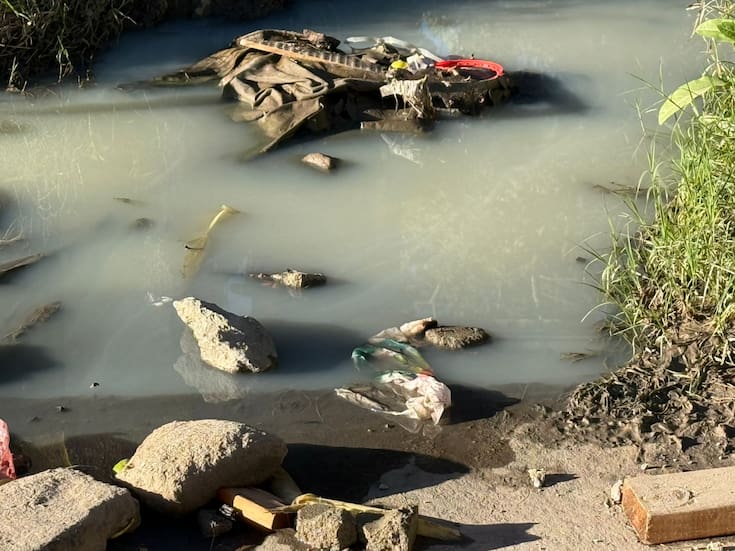 Riesgo de socavón preocupa a vecinos de la colonia García