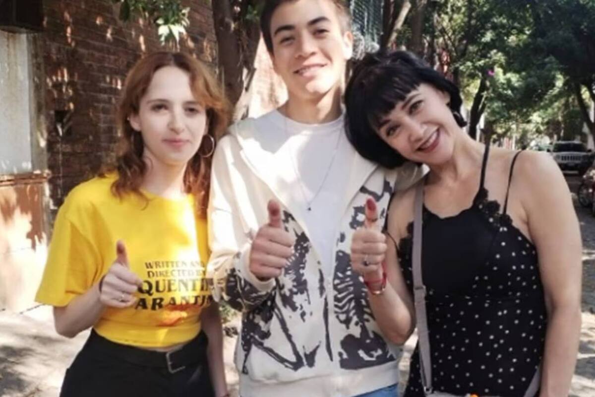 Susana Zabaleta acude a votar con su familia en la alcaldía Álvaro Obregón