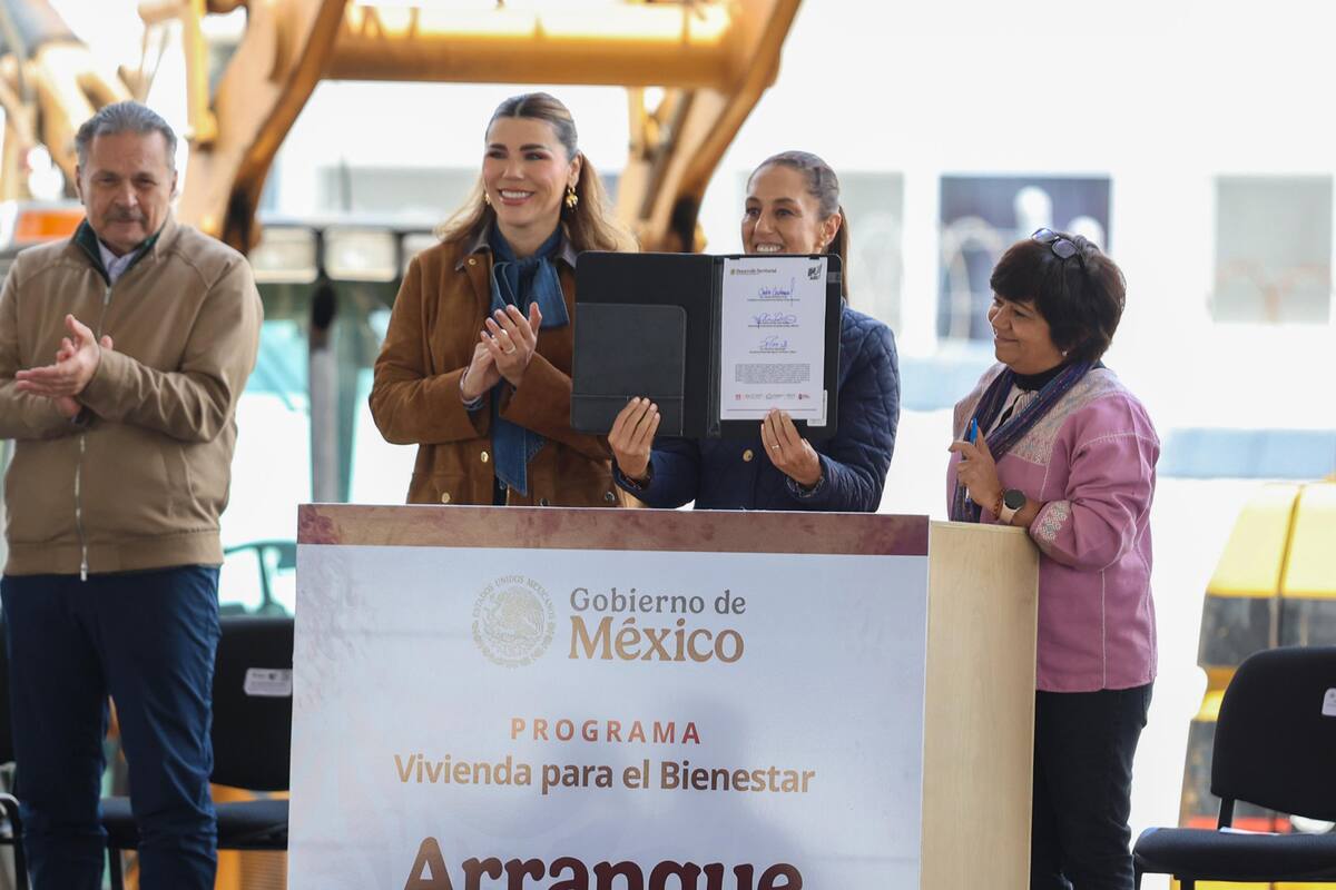La presidenta Claudia Sheinbaum estuvo acompañada por la gobernadora del Estado, Marina del Pilar Avila Olmeda.
