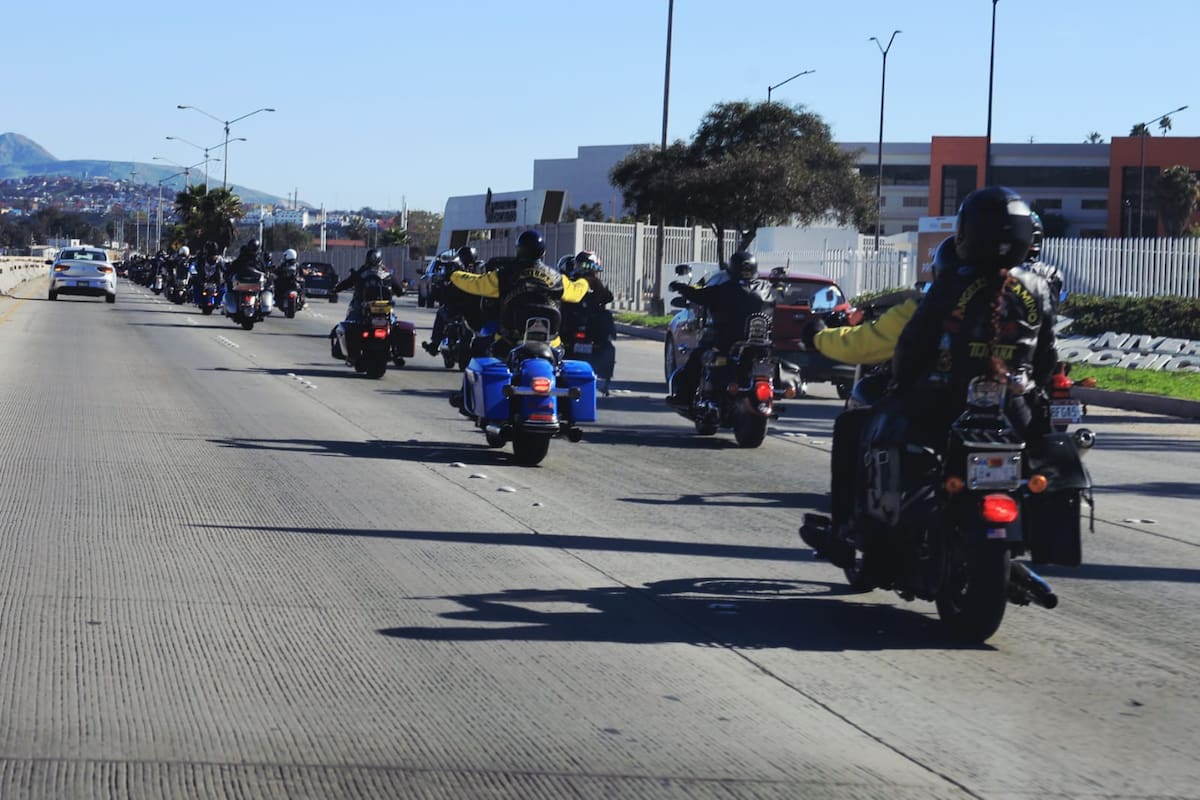 Más de 500 motociclistas de la región participaron en el MoTOYcycle 2026 para entregar juguetes a niños vulnerables de Tijuana. Foto: Sergio Ortiz