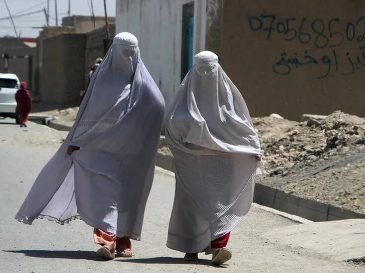 Irán aprueba una ley de “castidad” que impone restricciones severas a la vestimenta y el presidente NO está de acuerdo