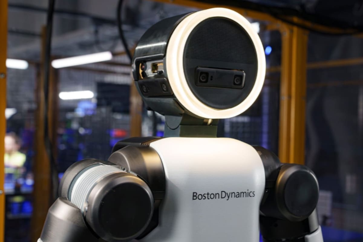 Atlas, el robot humanoide que humilla a la competencia: Hyundai y Boston Dynamics exhiben en el CES 2026 más de lo que Tesla Optimus puede soportar